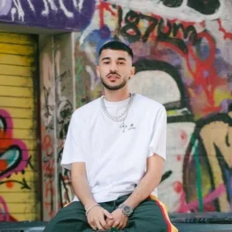 پلی لیست آیسم