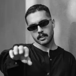 دانلود ورژن لایو سیاه و سفید از حامیم | اجرای زنده با کیفیت عالی