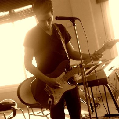 تصویر آلبوم دانلود آهنگ جدید زد بازی به نام بخند مصنوعی