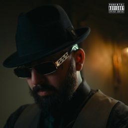 دانلود آهنگ ویناک به نام ولی خب