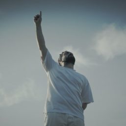 دانلود آهنگ جدید بهرام به نام آغوش